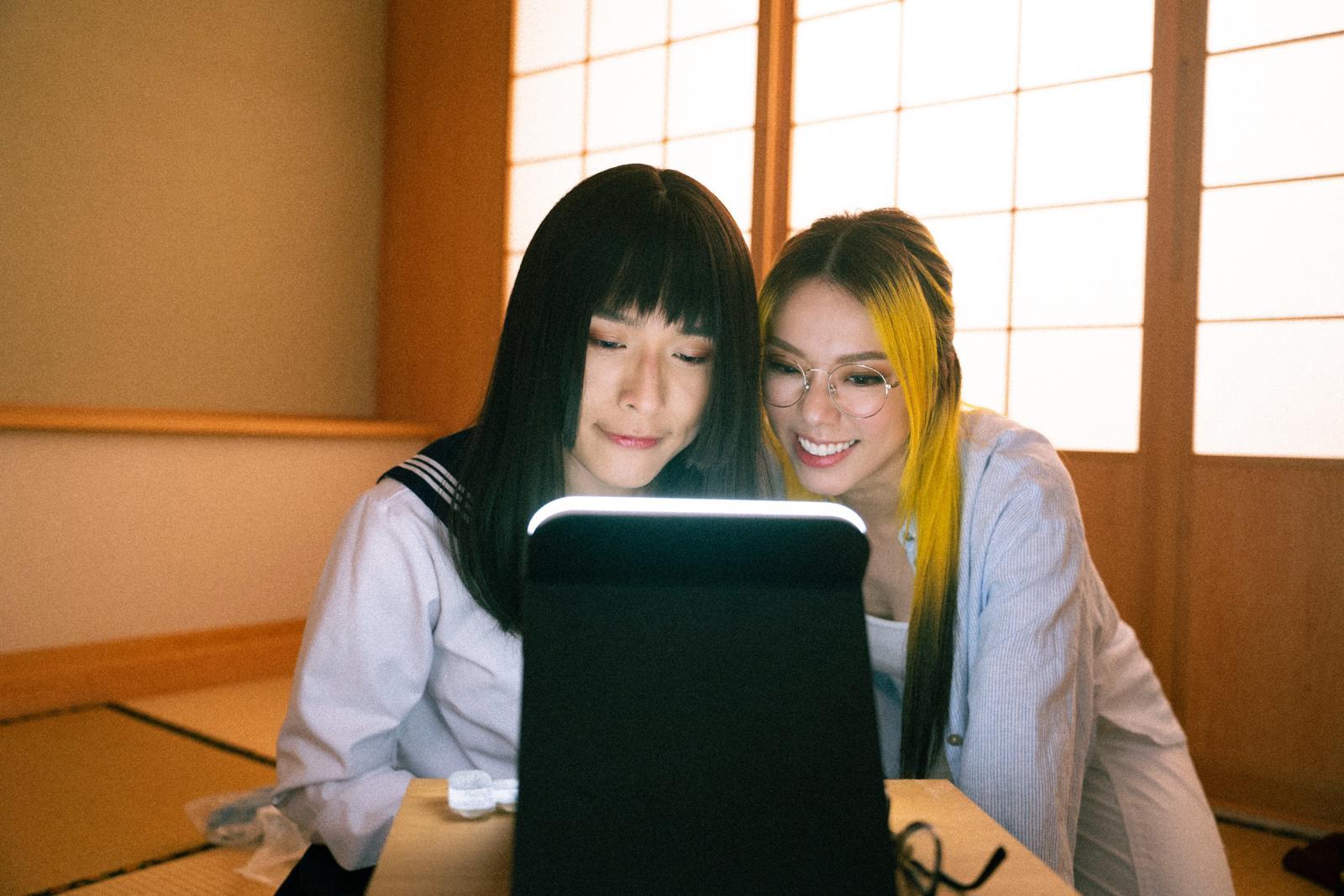 J.Arie新歌《龍鳳登場》召集所有小眾文化代表拍MV。