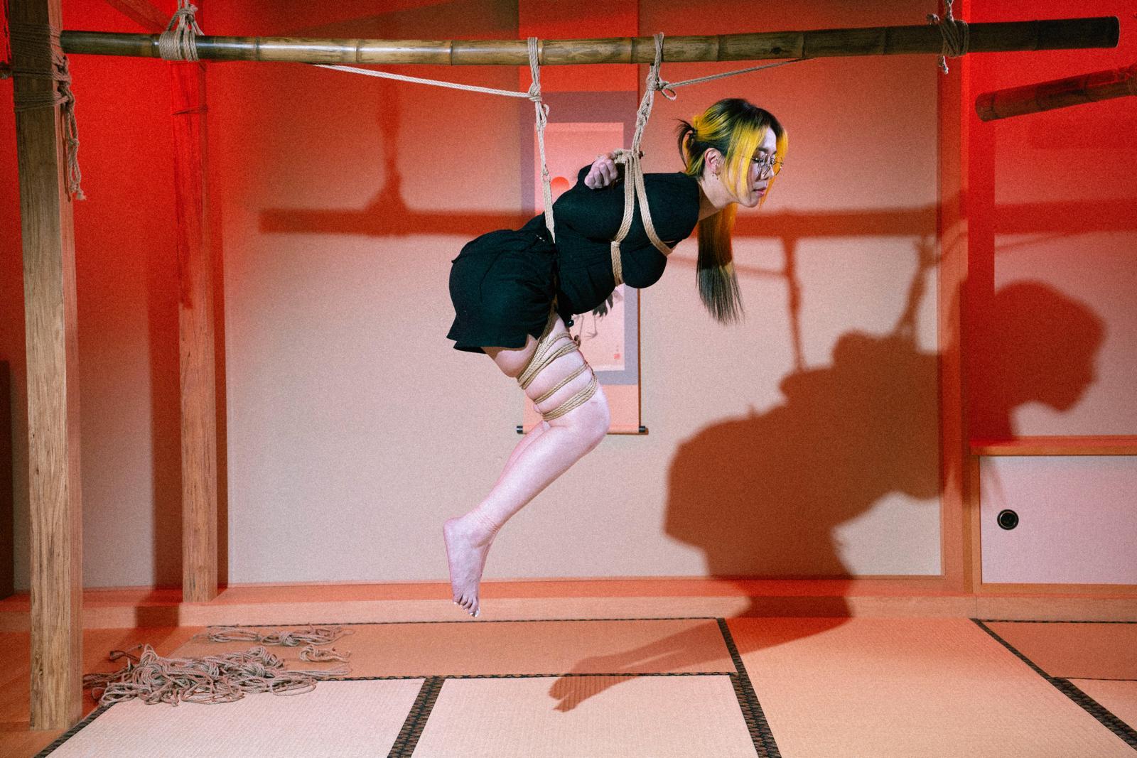 J.Arie超激MV玩五花大綁最難忘。