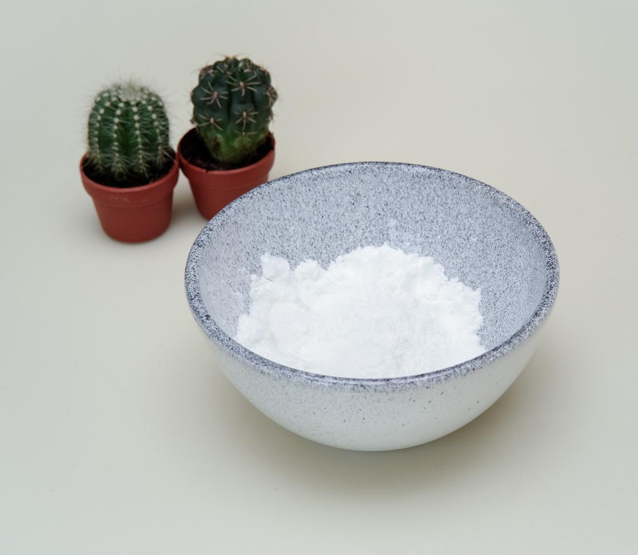 滅蟻方法丨不想用滅蟻藥可以用梳打粉快速DIY。將白糖與梳打粉以1:1比例混和,倒進膠樽的樽蓋中,再放在蟻群出沒的地方