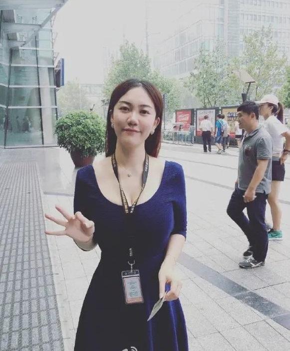 徐萌據稱是90後汽車節目主持。(互聯網)