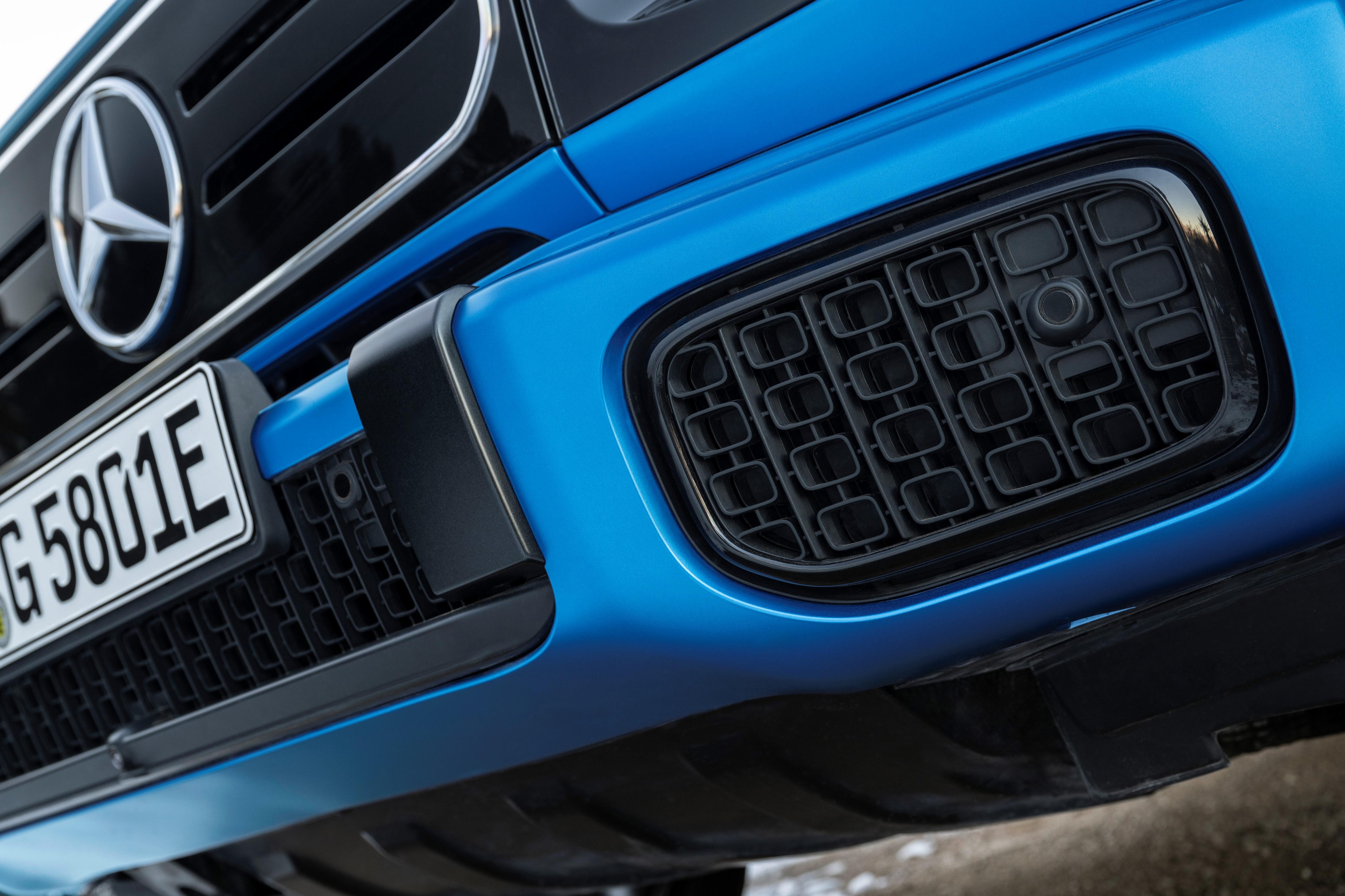 電動G-Class可涉水33.5吋及9.8寸的接地間隙,越野性能很高。