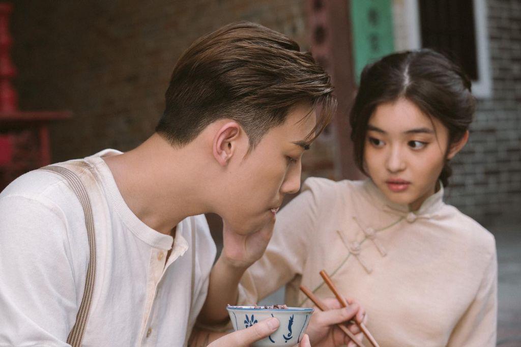 Hazel前年為MC張天賦歌曲《老派約會之必要》擔任MV女主角。