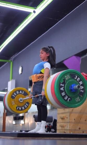 戈斯瓦米發力一舉。(互聯網)