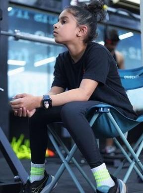 戈斯瓦米長期接受舉重訓練。(互聯網)