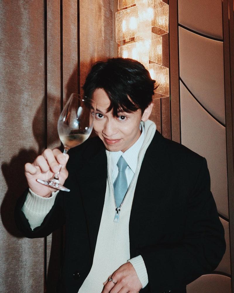 Locker正與Marf拍拖旅行。