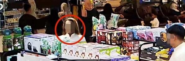 店方公布案發時CCTV畫面。(互聯網)