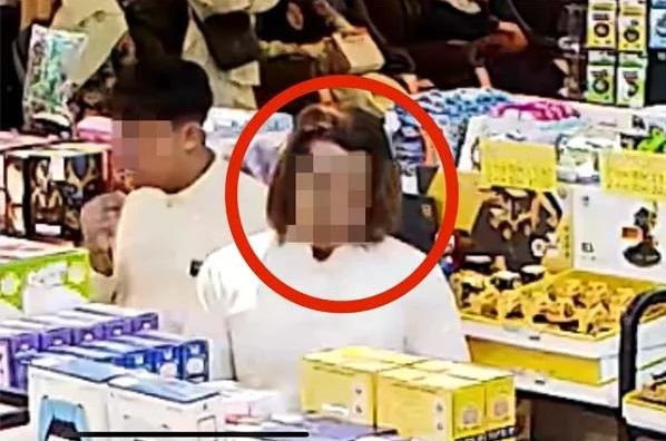 店方公布案發時CCTV畫面。(互聯網)