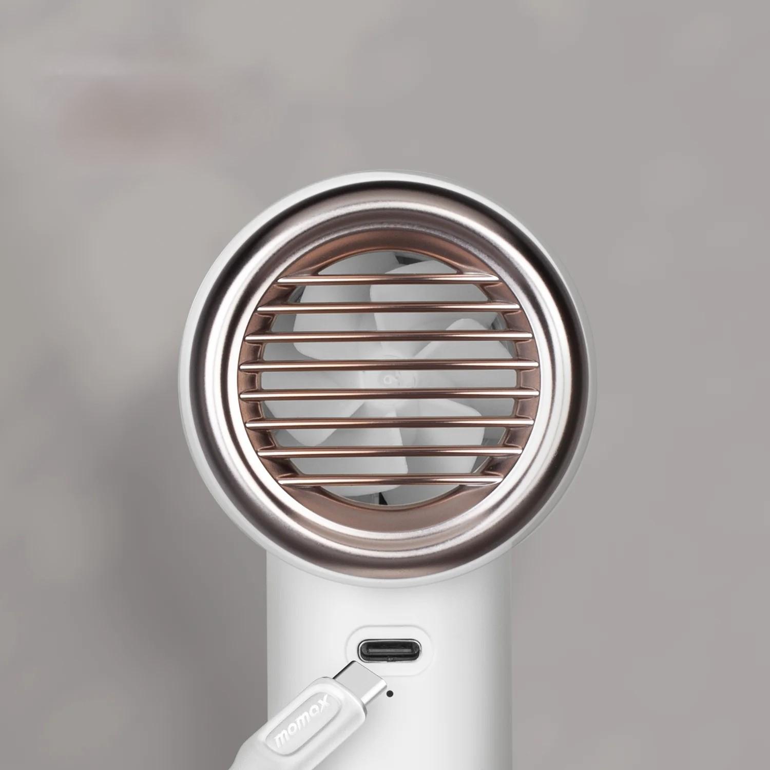 Momax Ultra Freeze內置3000mAh電池,最長有13小時續航時間。