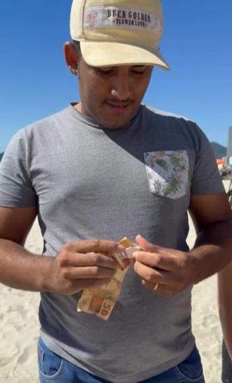 有市民執到錢,十分滿意。(互聯網)