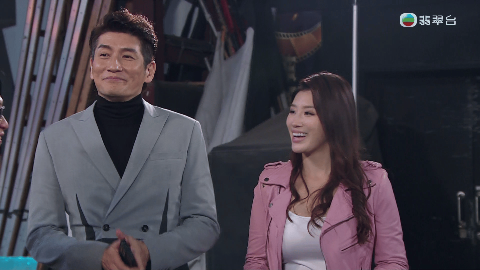 郭珮文出場,片場所有人士都非常醒神。