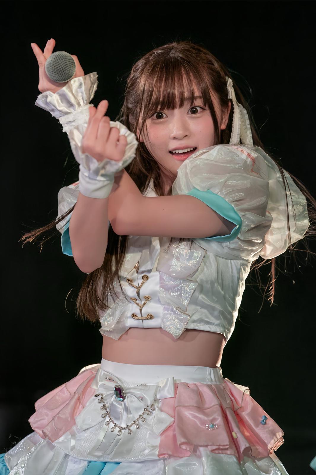 22歲地下偶像中川心的照片引起日本網民熱烈討論。