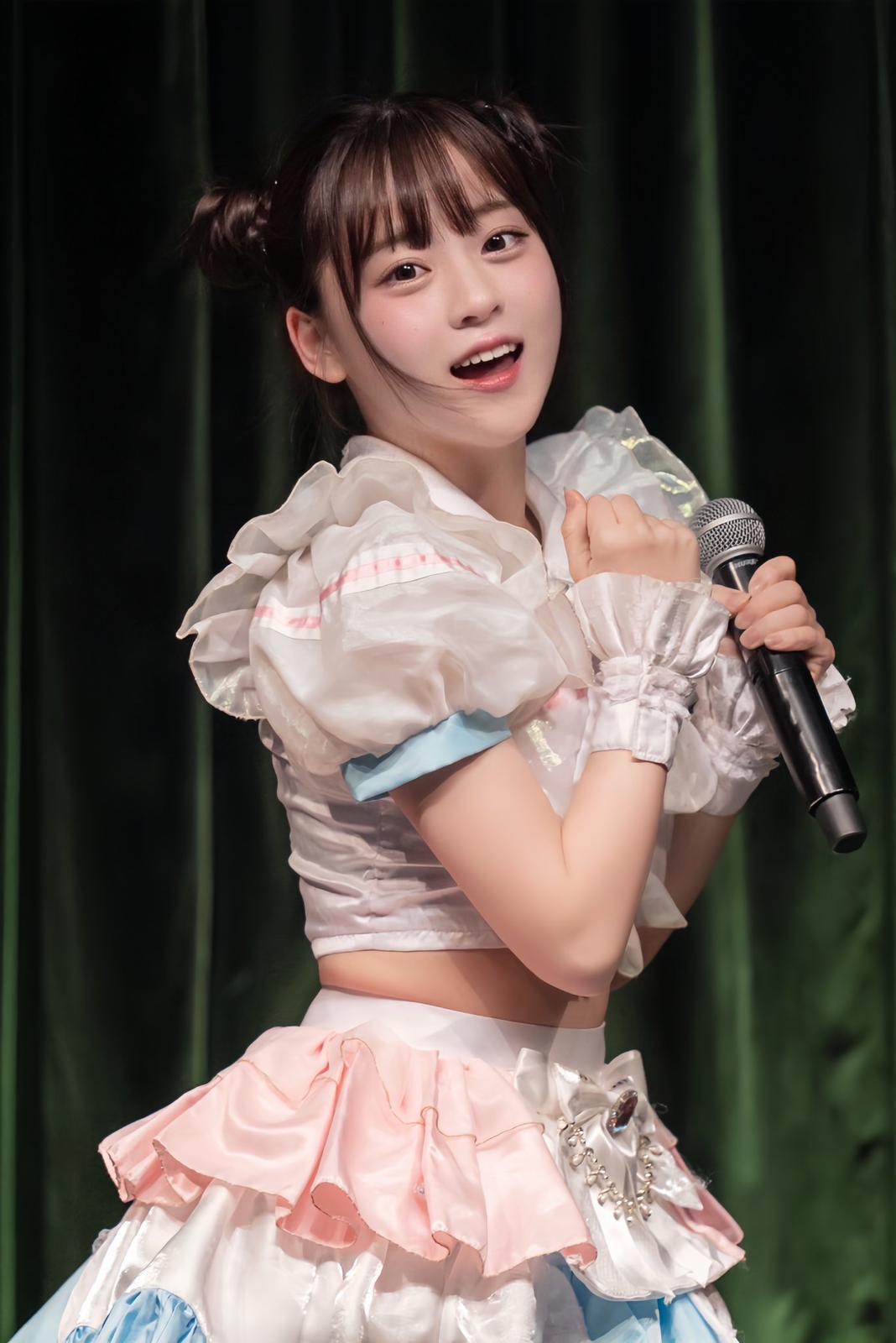 網上流出的照片,中川心樣子甜美可愛。