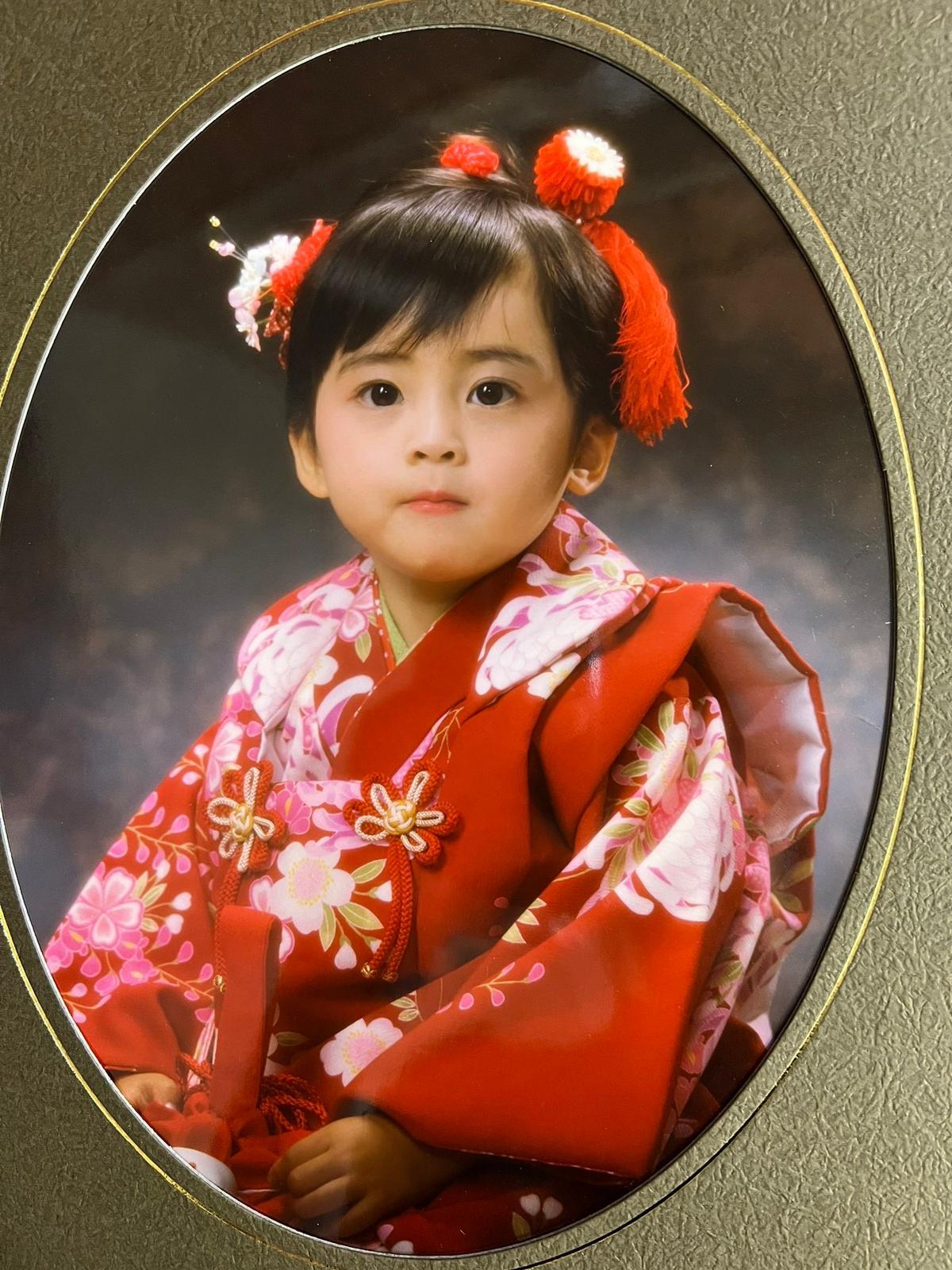 中川心的童年照十分可愛。
