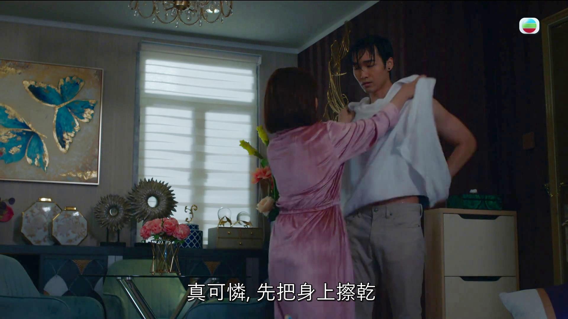 吳子冲在打風期間登門訪樊亦敏寓所。