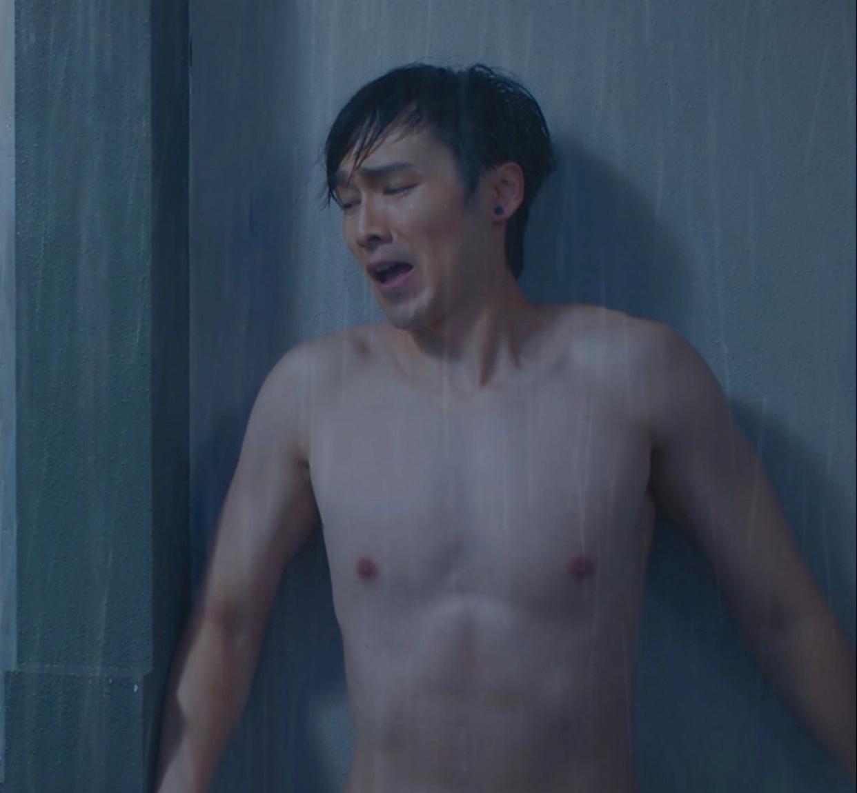 有網民留意到其兩點好pink。