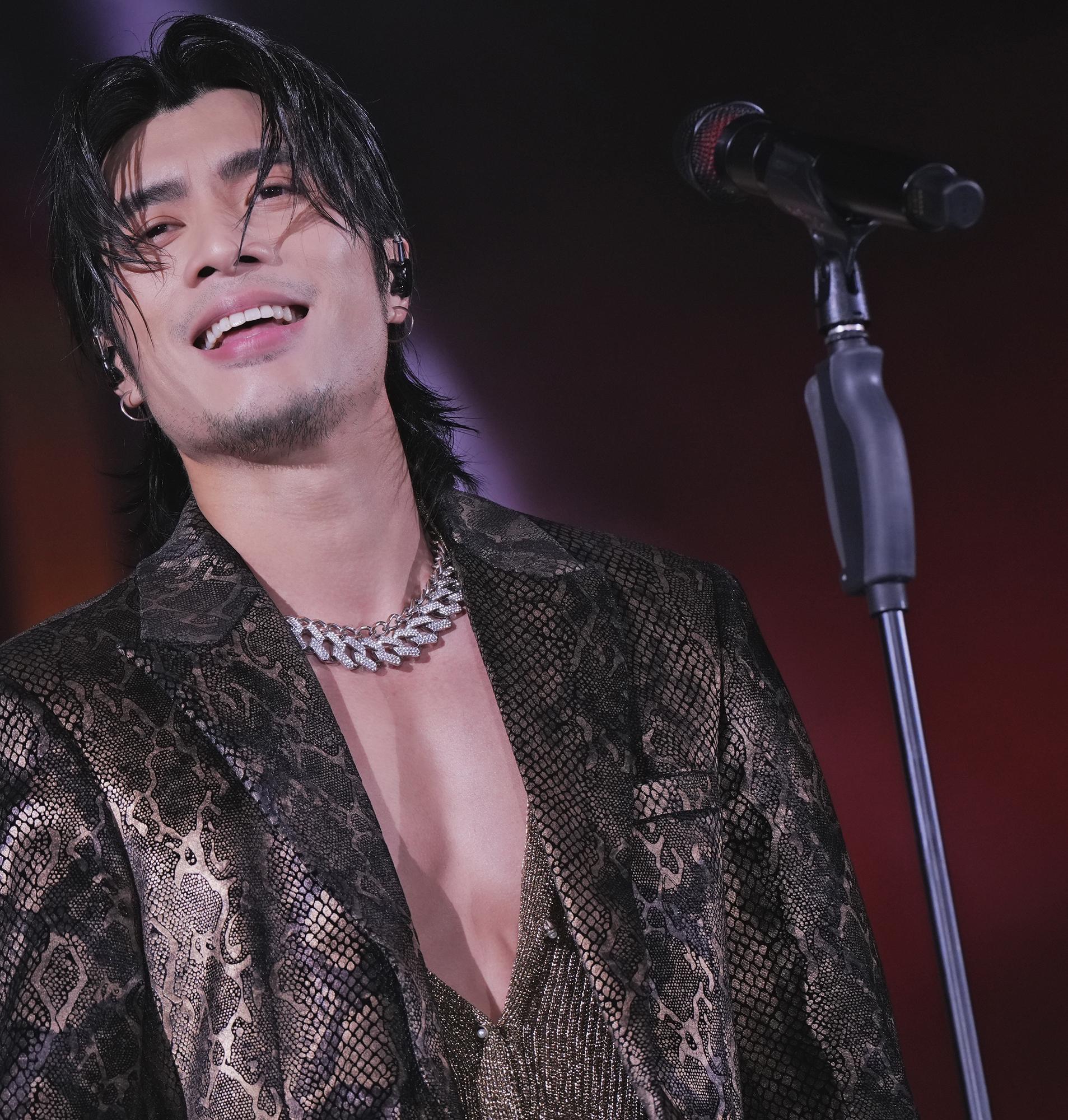 周殷廷的笑容溶化了一眾粉絲。