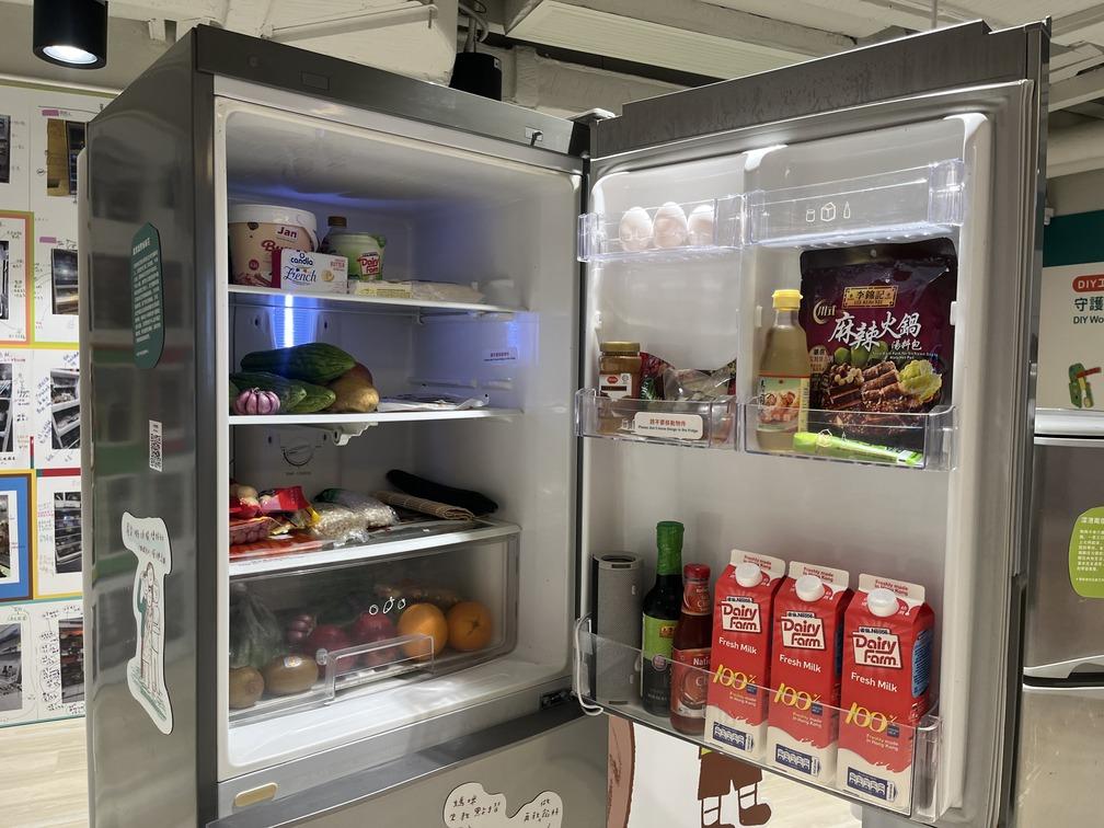 少數族裔家庭的雪櫃。(陳詠琳攝)