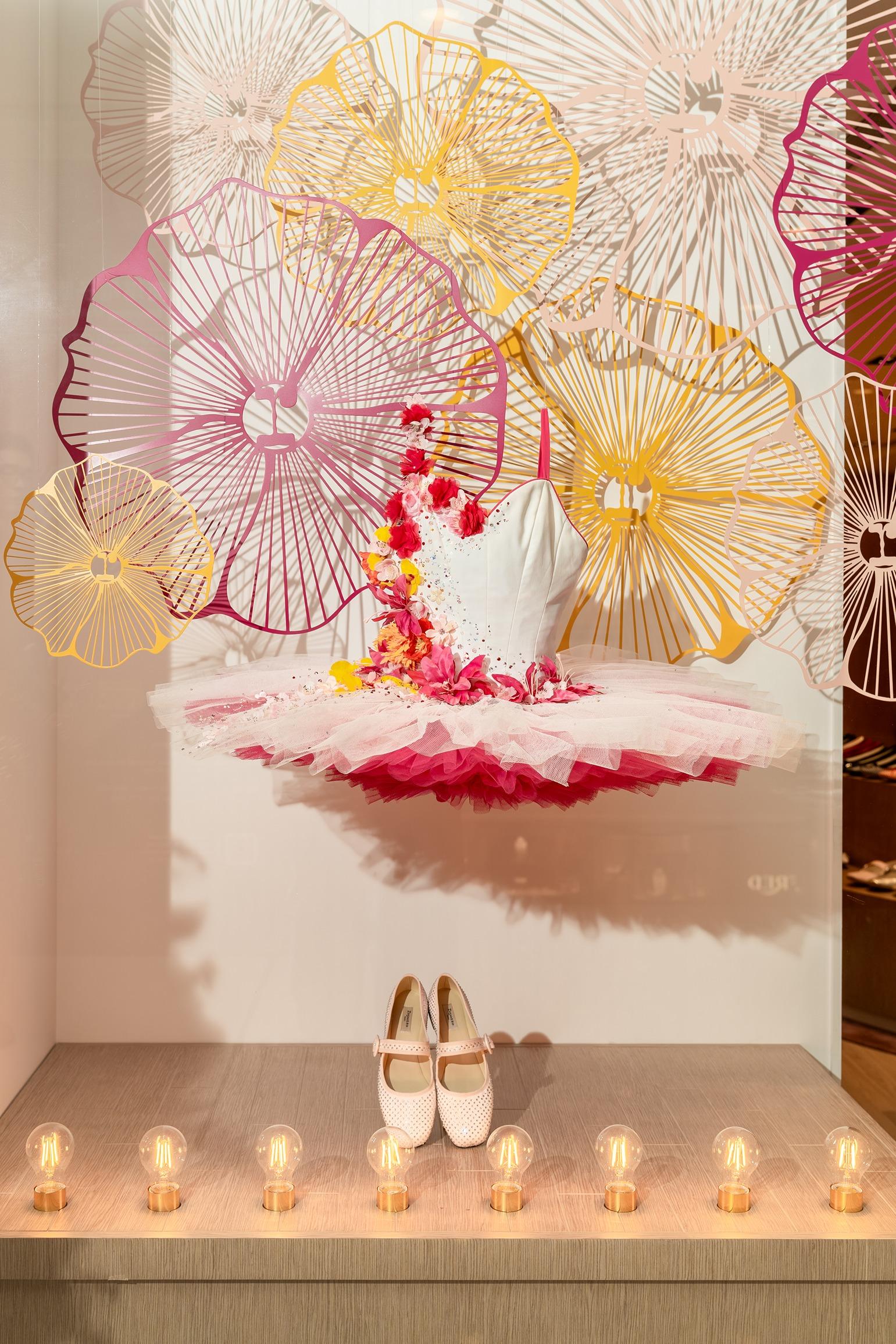 新店設計融入藝術元素以及多個芭蕾舞「彩蛋」