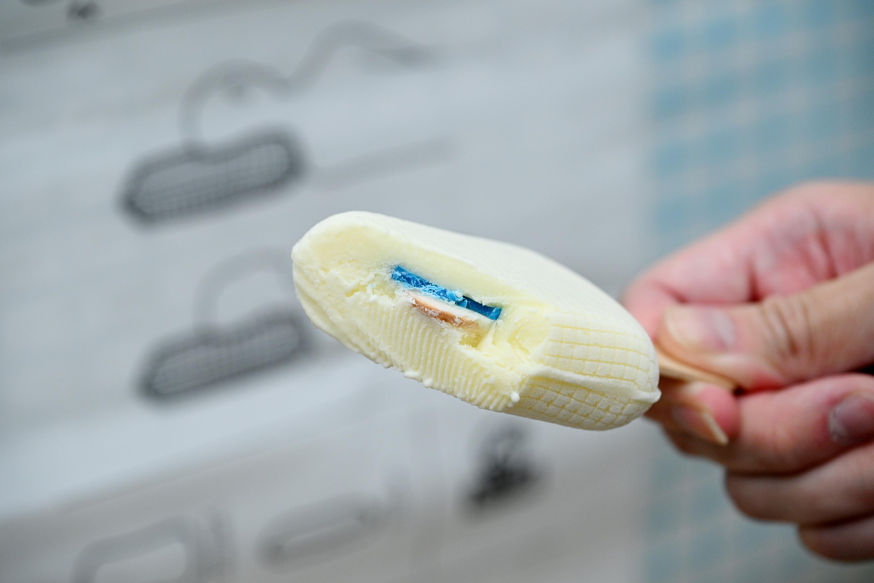 枕頭雪條 (荔枝牛奶味) $9.9