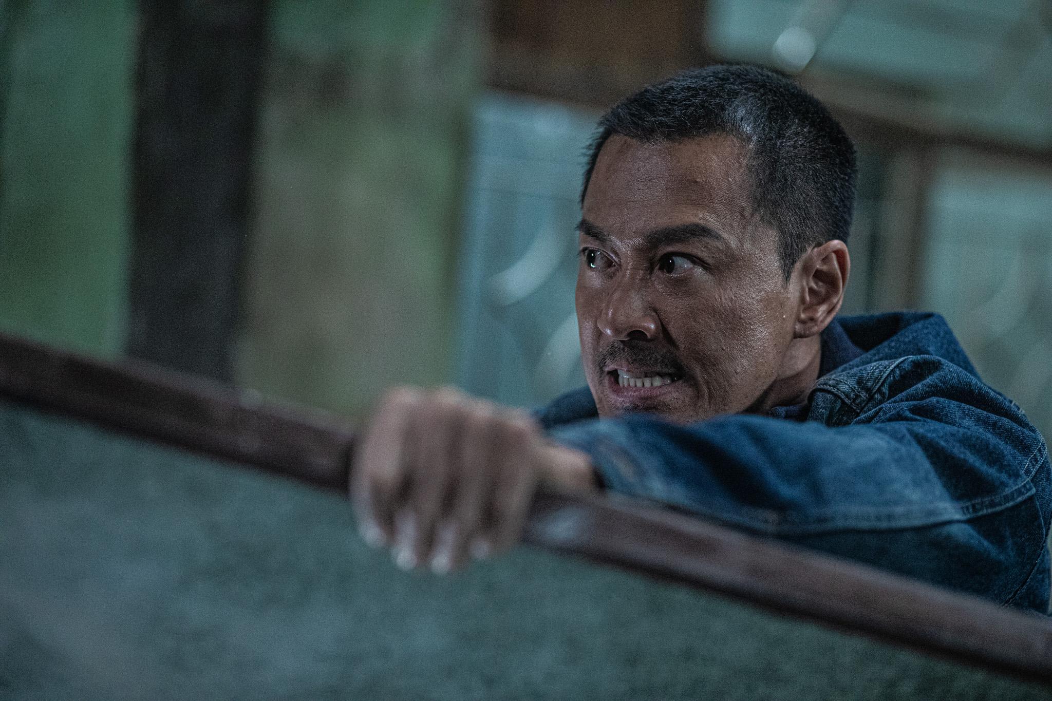 林峯在《九龍城寨之圍城》演陳洛軍。