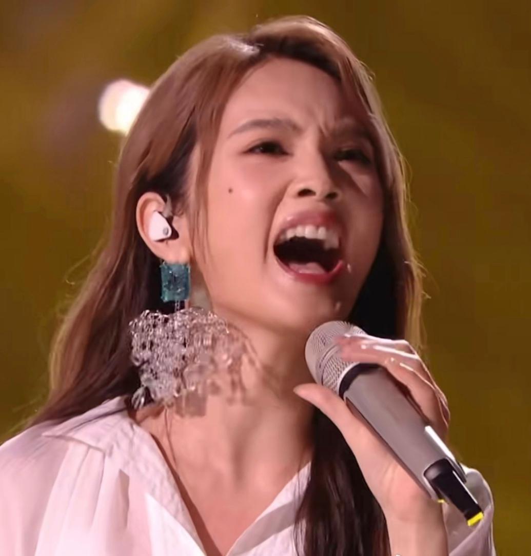 楊丞琳出場兩集已被淘汰。