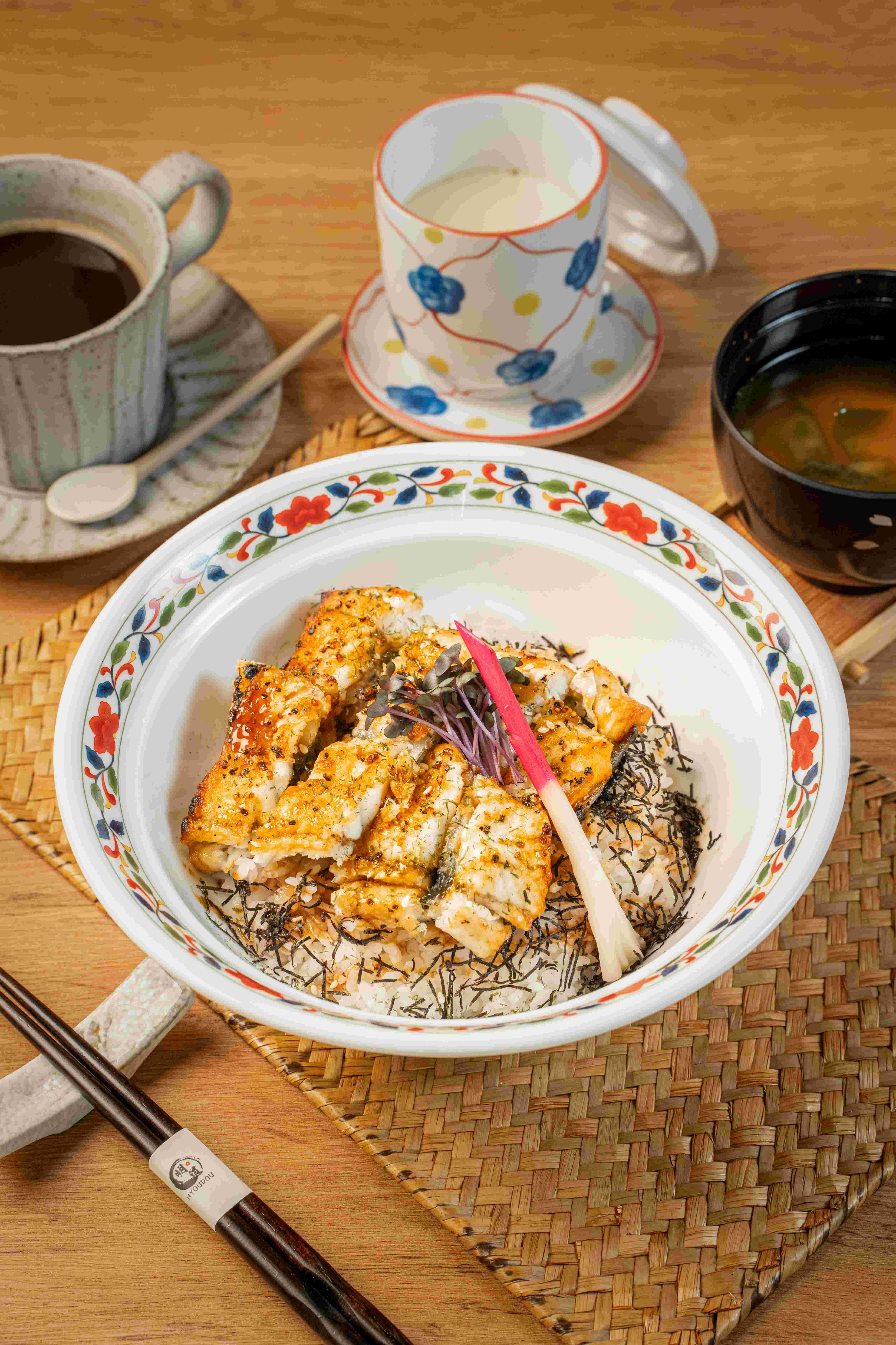 海鹽或汁燒活鰻⿂飯 ($268)