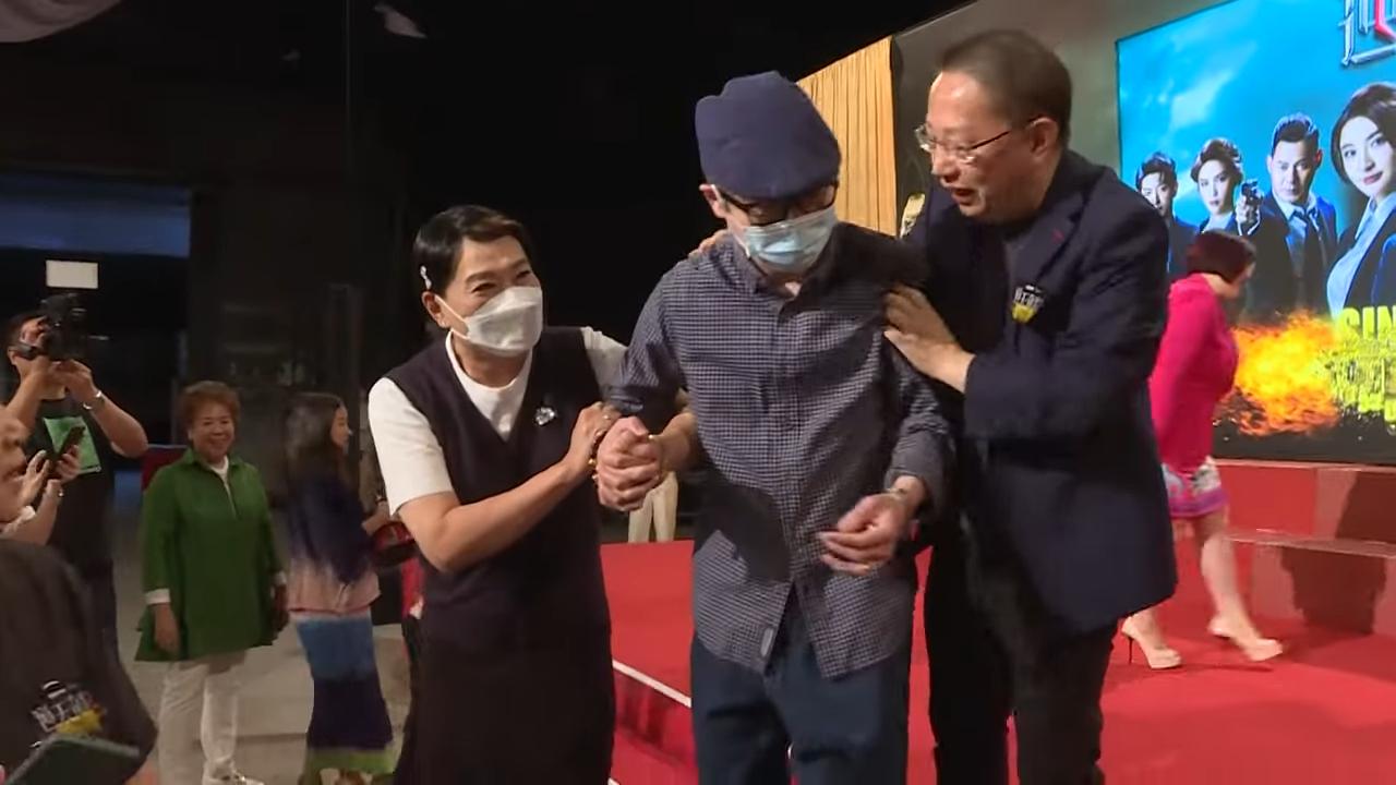 老翻何伯何太直踩《逆天奇案2》大結局現場。