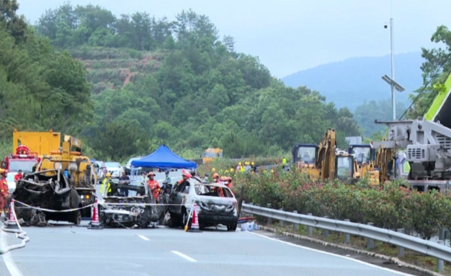 廣東梅州梅龍高速公路周三(1日)路面塌陷事故