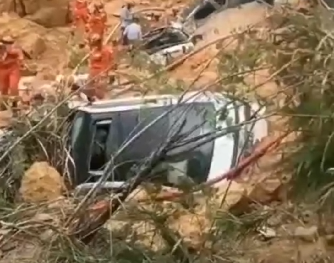 廣東梅州梅龍高速公路周三(1日)路面塌陷事故