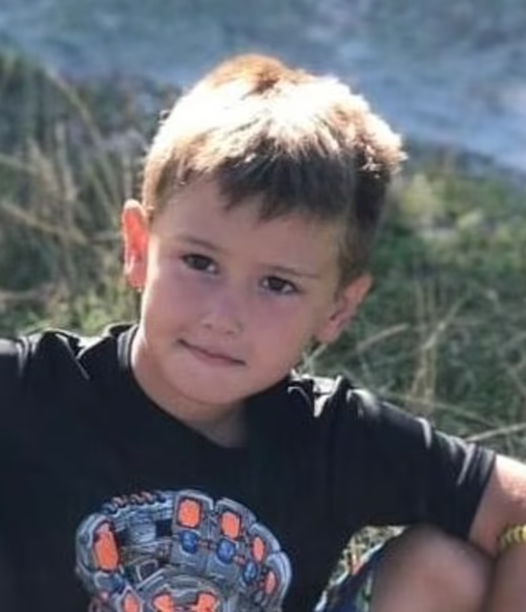 該名6歲男童名叫Corey Micciolo,在2021年4月2日因為全身多處受傷身亡。