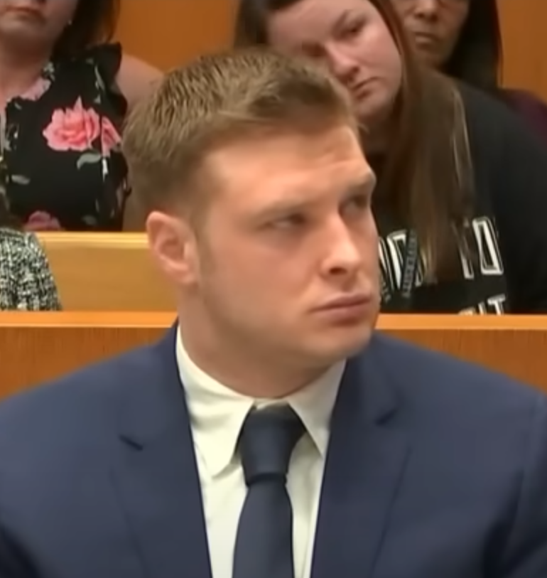 父親面臨謀殺罪周二(4月30日)出庭受審,若罪名成立,將被判處終身監禁。