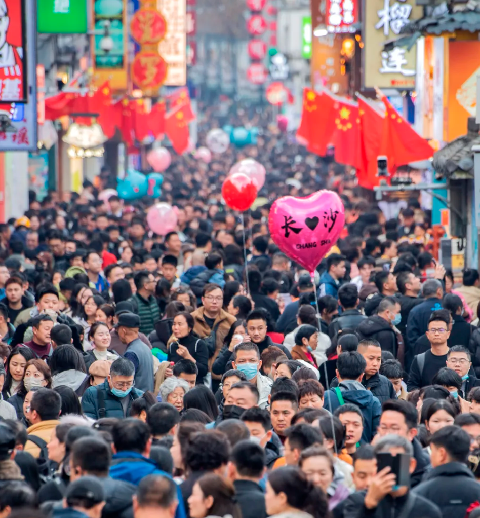 內地傳媒近日發現自上月復活節長假開始,香港搭乘高鐵3小時直達的湖南長沙,成為港人新北上熱點 (網上圖片)