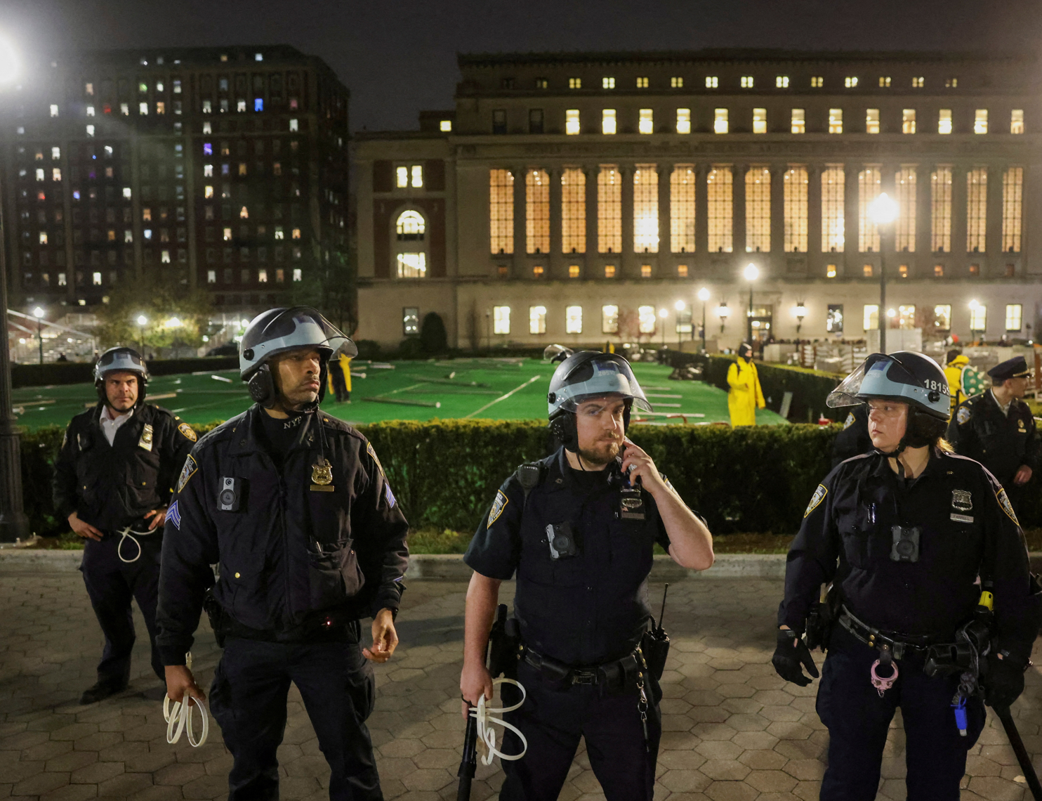 加沙戰事觸發的美國校園反戰示威潮持續,早前被紐約警方進入校園清場的哥倫比亞大學宣布取消原定下星期舉行的畢業禮。(路透社資料圖片)