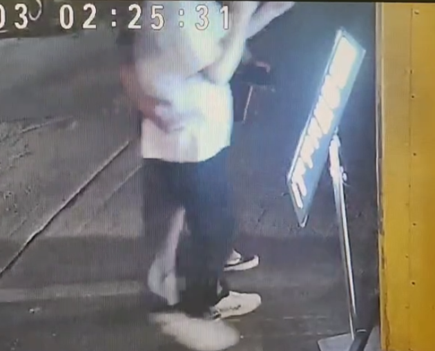 閉路電視片段顯示,他在曼谷被兩名男子押上車,然後駛至芭堤雅。