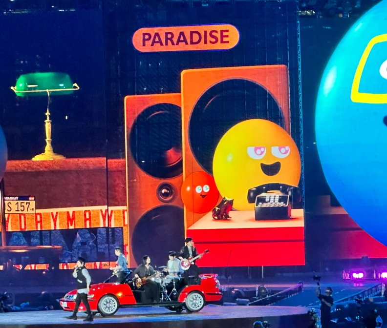 廣州一名女子上周到香港觀看五月天演唱會後,於中環坐直通巴回廣州,抵達後拿行李的時候被司機關上行李架門,幾乎被困倉內,幸身旁有人發現及時通知司機(小紅書圖片)