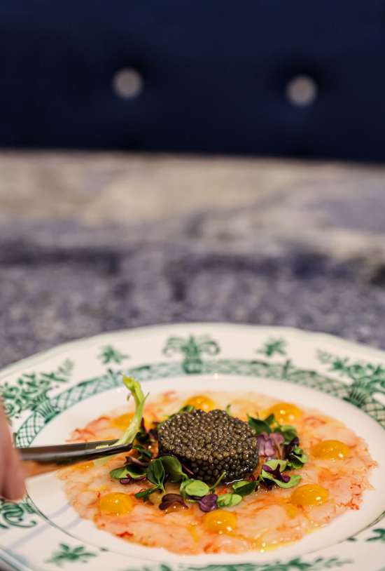 西西里紅蝦配魚子醬, 布拉塔芝士及鮮橙沙律醬(港幣328元)