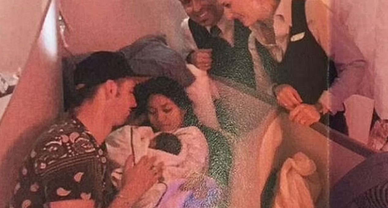 Chloe在飛機上出世。(互聯網)