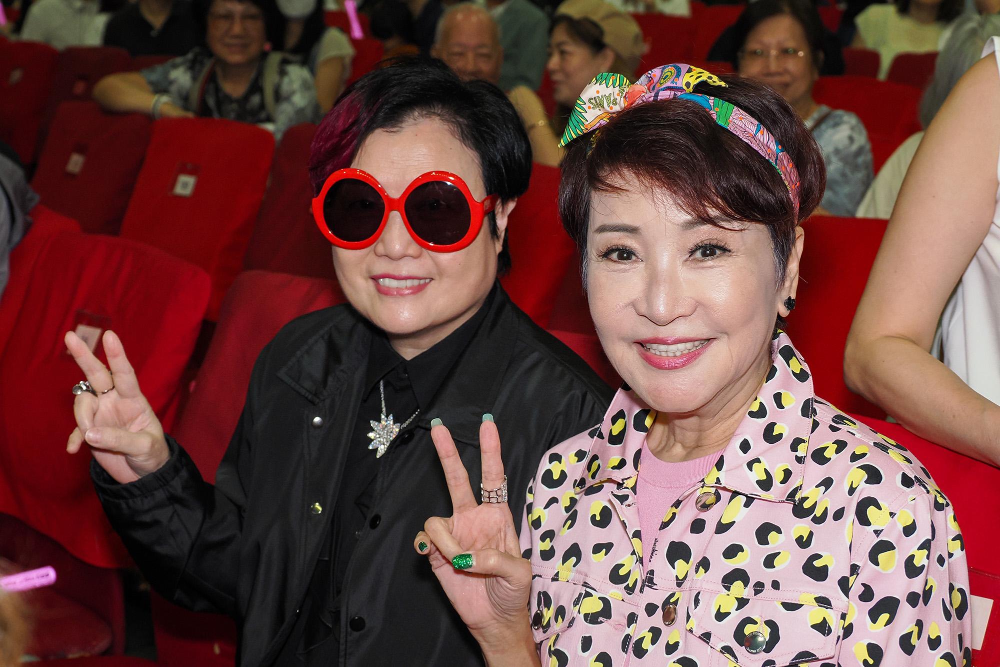 狄波拉與陳淑芬雙雙去看譚輝智演唱會。