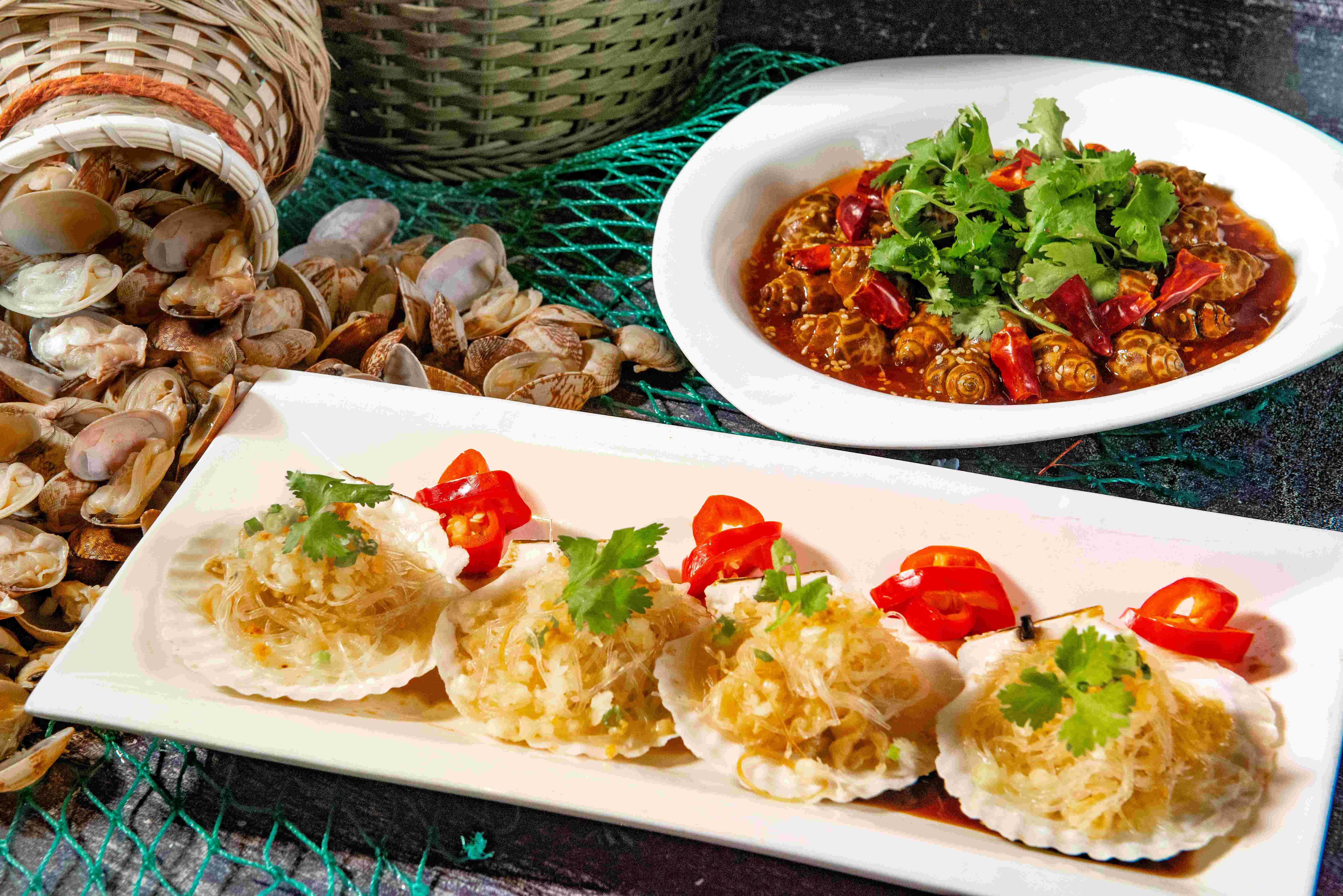 辣洒煮花螺 及 香蒜粉絲蒸扇貝