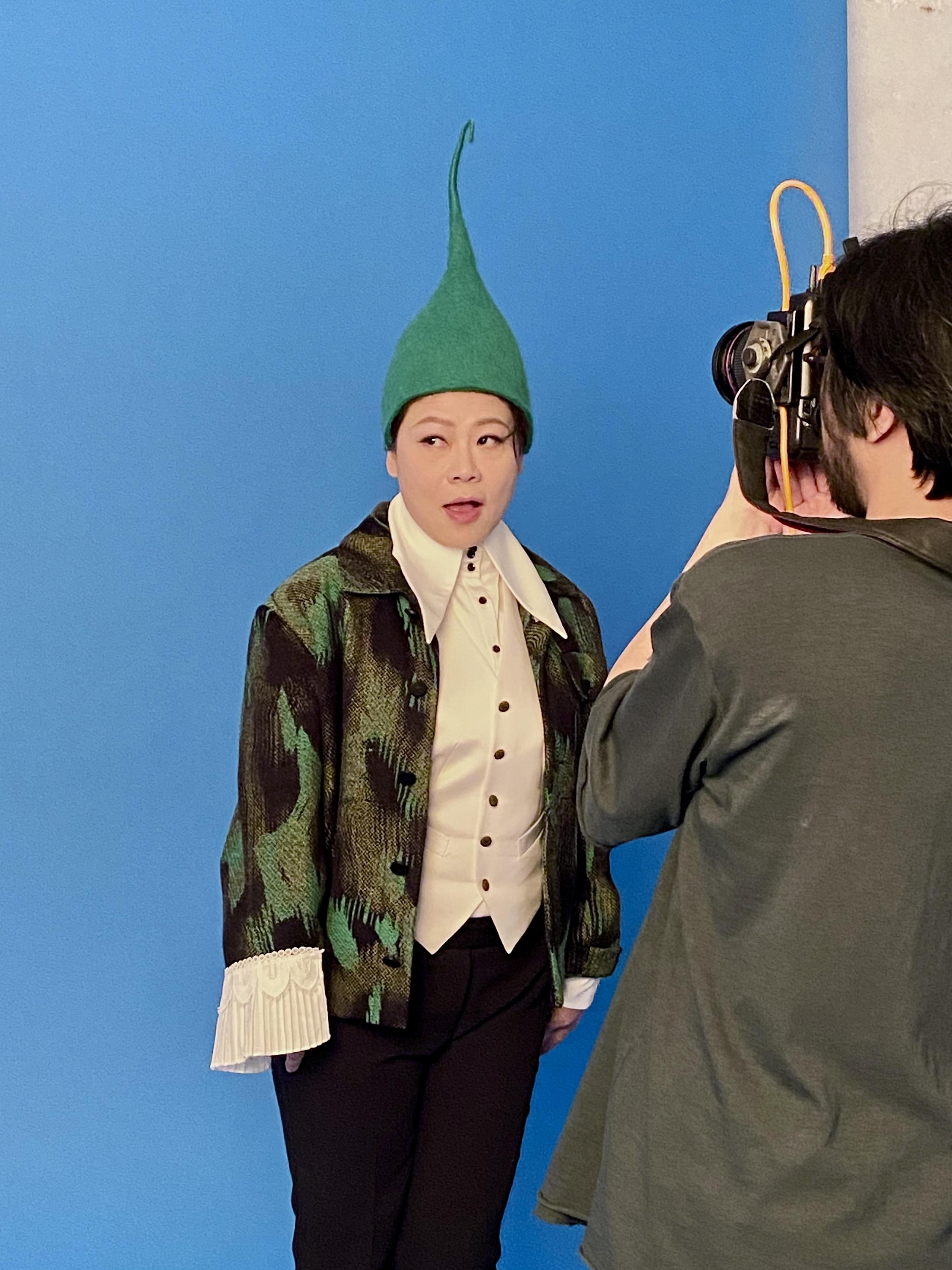 邵美君是風車草劇團主腦之一。