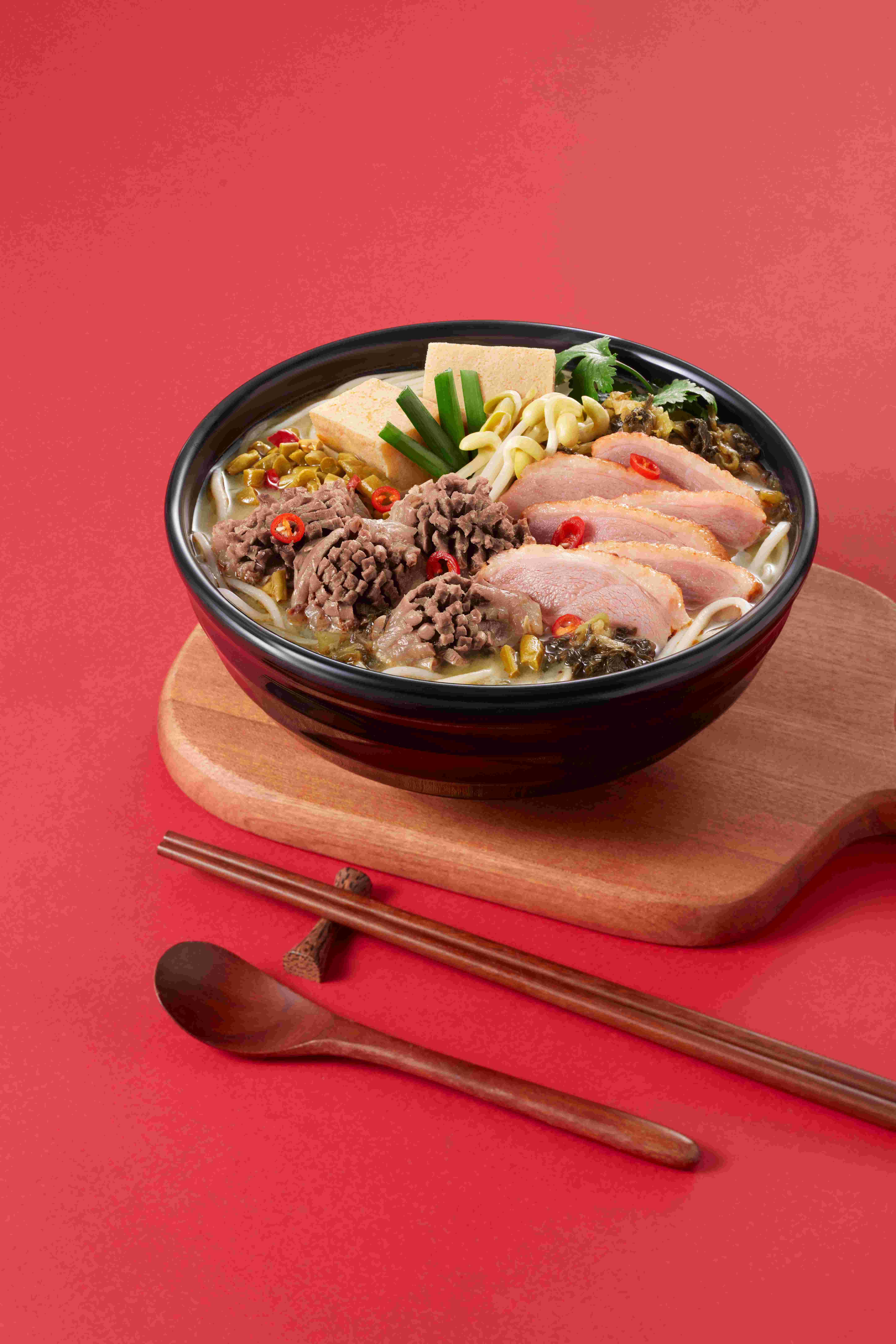 酸菜湯好Duck Duck 米線