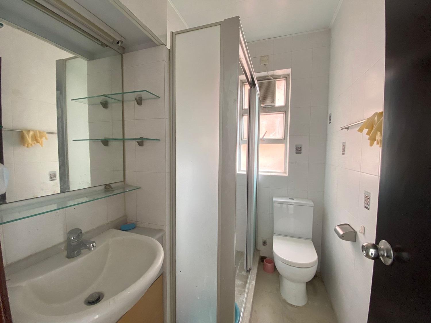 全屋間隔闊大,就連浴室面積也不細小。