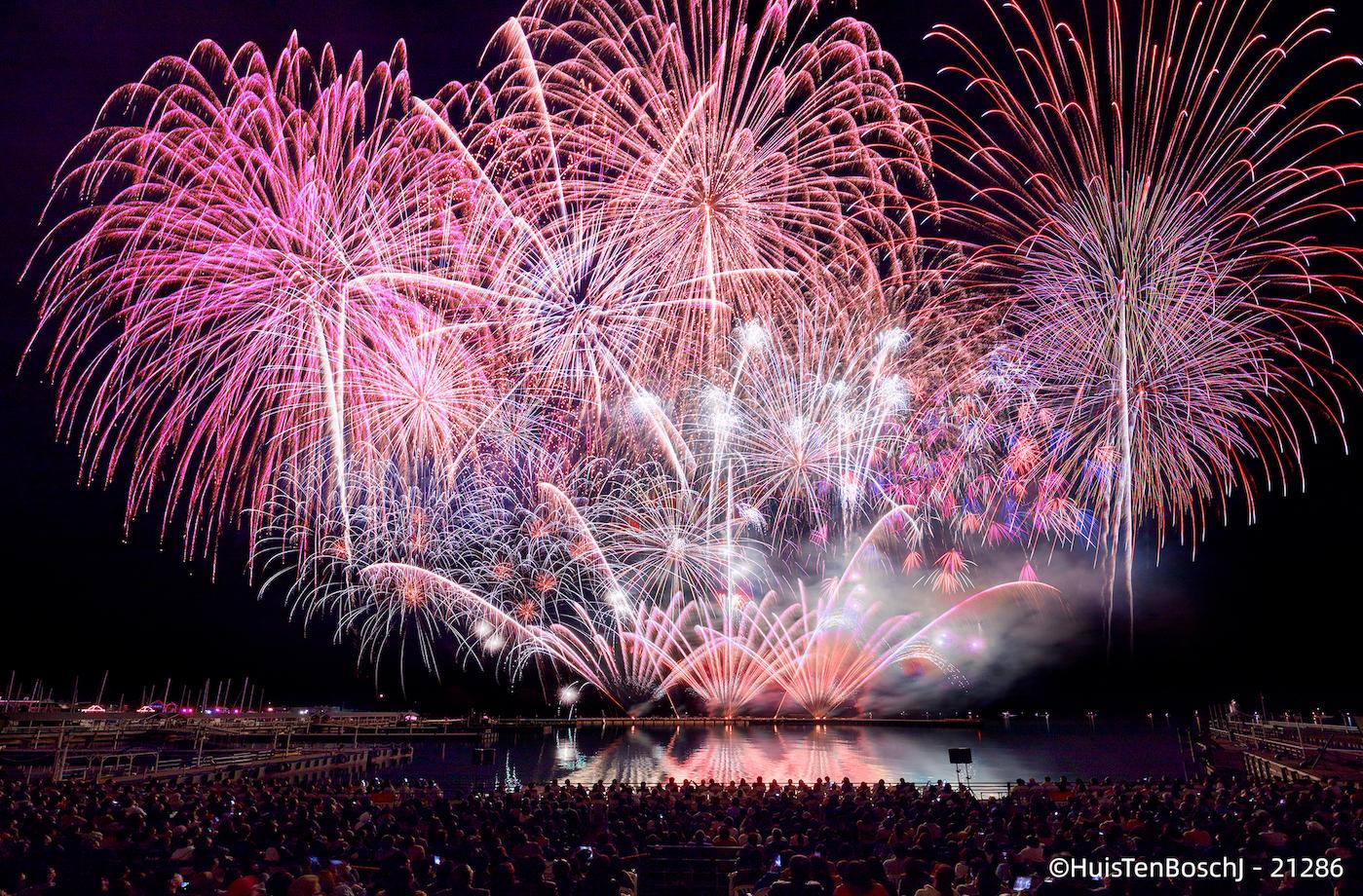 長崎豪斯登堡煙火