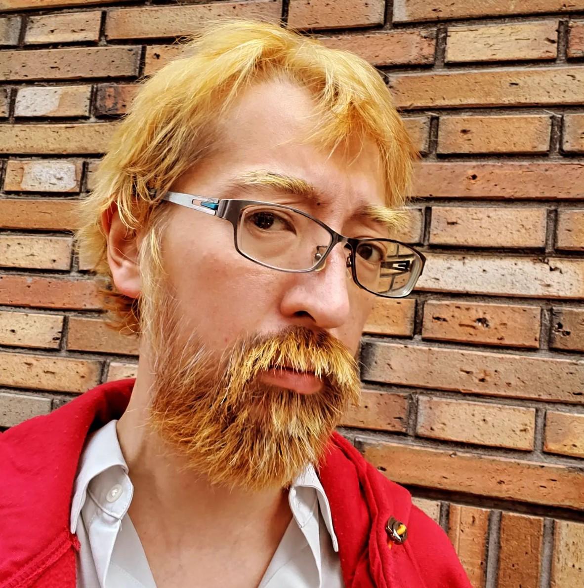 黑田勇樹今日更新IG公開金髮自拍照。