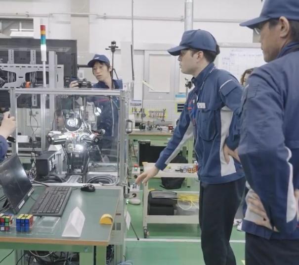 三菱電機以「TOKUFASTbot」打破健力士世界紀錄。(X)