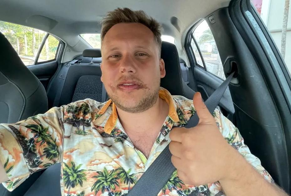 他提供的照片顯示,圍著他咀的皮膚正脫皮,另一張相可見他咀角兩側有相當明顯的深色痕跡。(dailymotion)