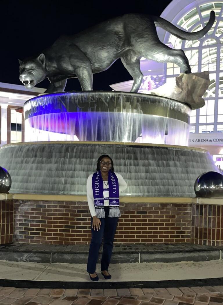 Madison最後選擇高點大學(High PointUniversity)。(X)