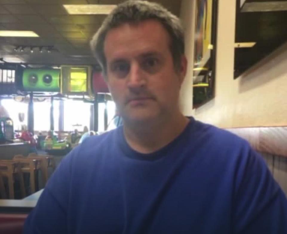 丈夫Robert Leon。(網上圖片)