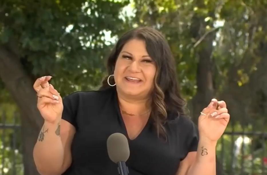 單親母親Charlotte Russ。(YouTube)