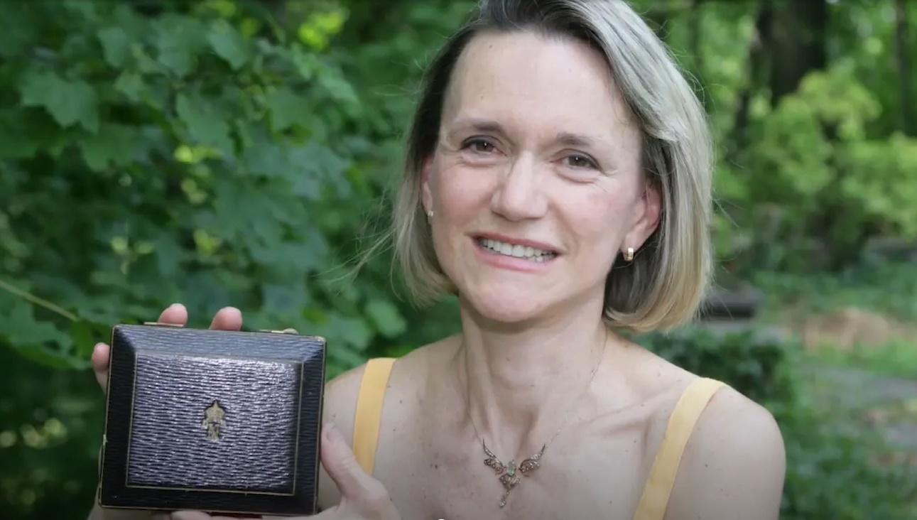 如今Evan已75歲,她拒絕發表評論。(X)